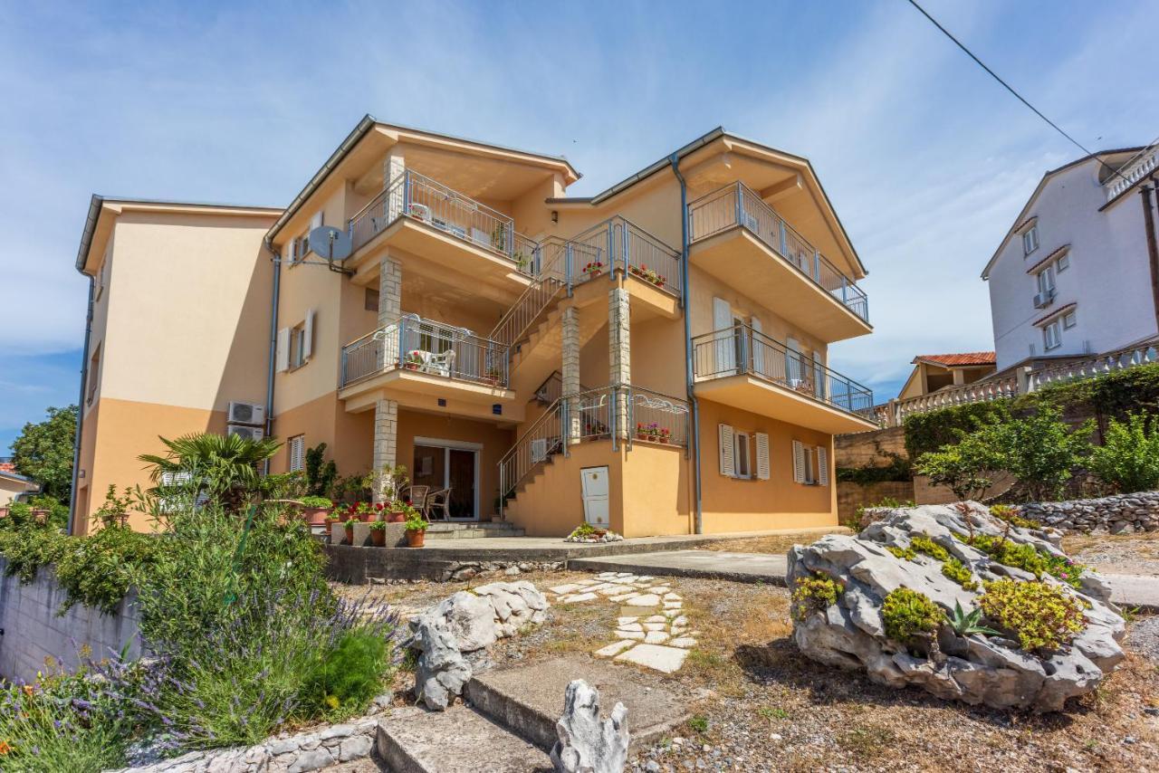 Apartmani Jaric Novi Vinodolski Eksteriør billede